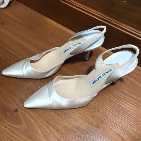 Manolo Blahnik White Pumps, Size 36.5, Used